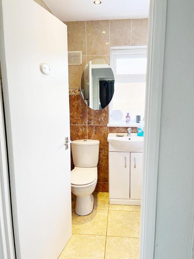 Blessings Of Peace Home Away From Home Cardiff Extérieur photo