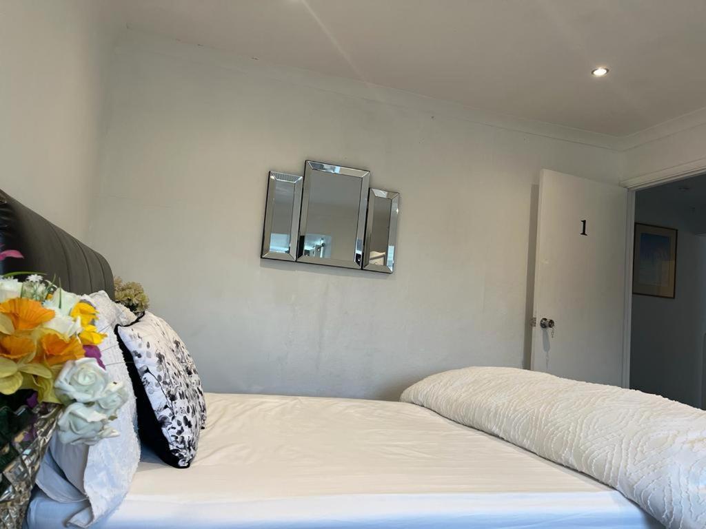 Blessings Of Peace Home Away From Home Cardiff Extérieur photo