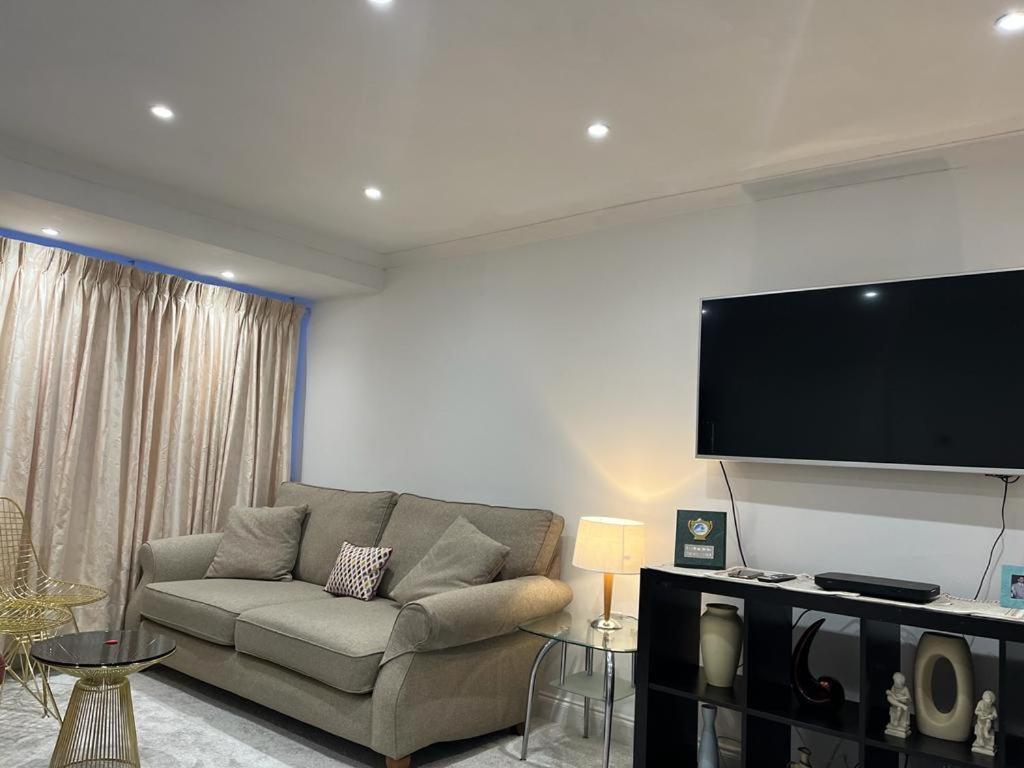 Blessings Of Peace Home Away From Home Cardiff Extérieur photo