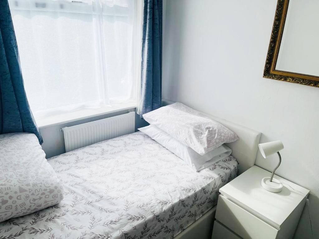 Blessings Of Peace Home Away From Home Cardiff Extérieur photo