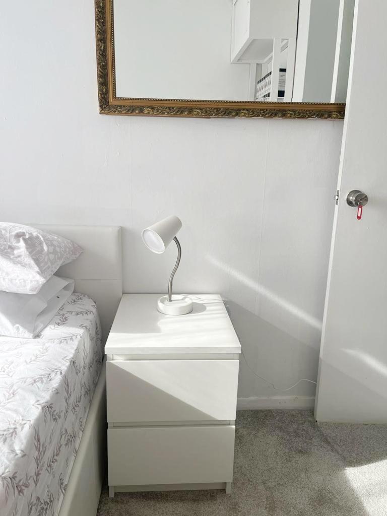 Blessings Of Peace Home Away From Home Cardiff Extérieur photo